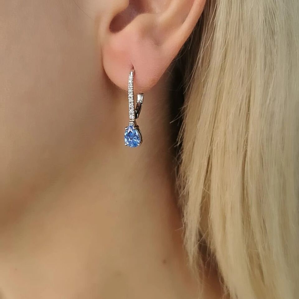 14 AYAR 2,15 BLUE TOPAZ VE 0,13 CT PIRLANTA TAŞLI ÖZEL TASARIM KÜPE