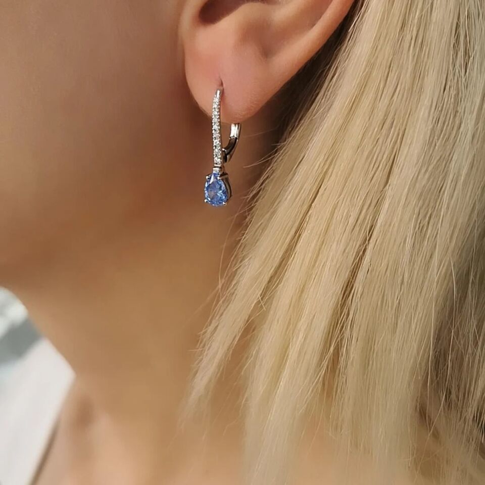 14 AYAR 2,15 BLUE TOPAZ VE 0,13 CT PIRLANTA TAŞLI ÖZEL TASARIM KÜPE