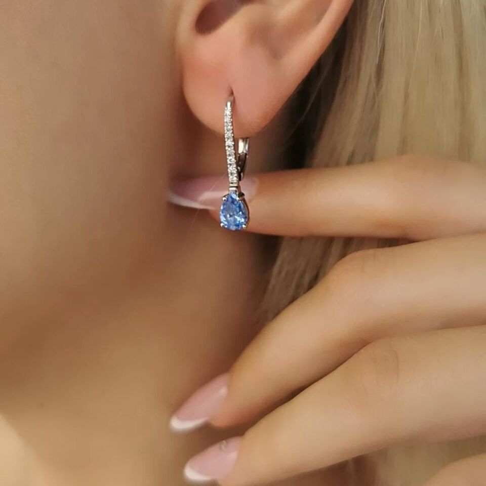 14 AYAR 2,15 BLUE TOPAZ VE 0,13 CT PIRLANTA TAŞLI ÖZEL TASARIM KÜPE