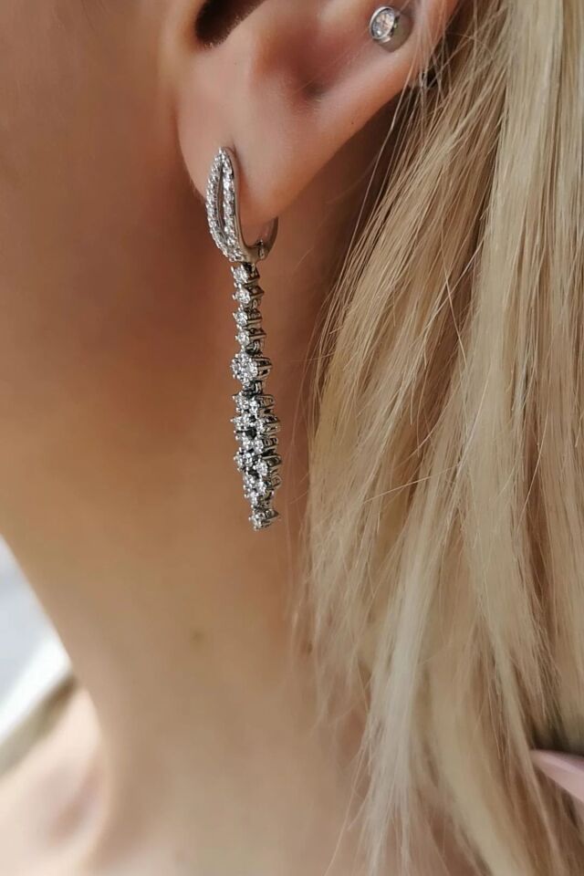 14 AYAR 1,47 CT G RENGİ FANTAZİ MODEL ROUND YUVARLAK TAŞLI PIRLANTA KÜPE