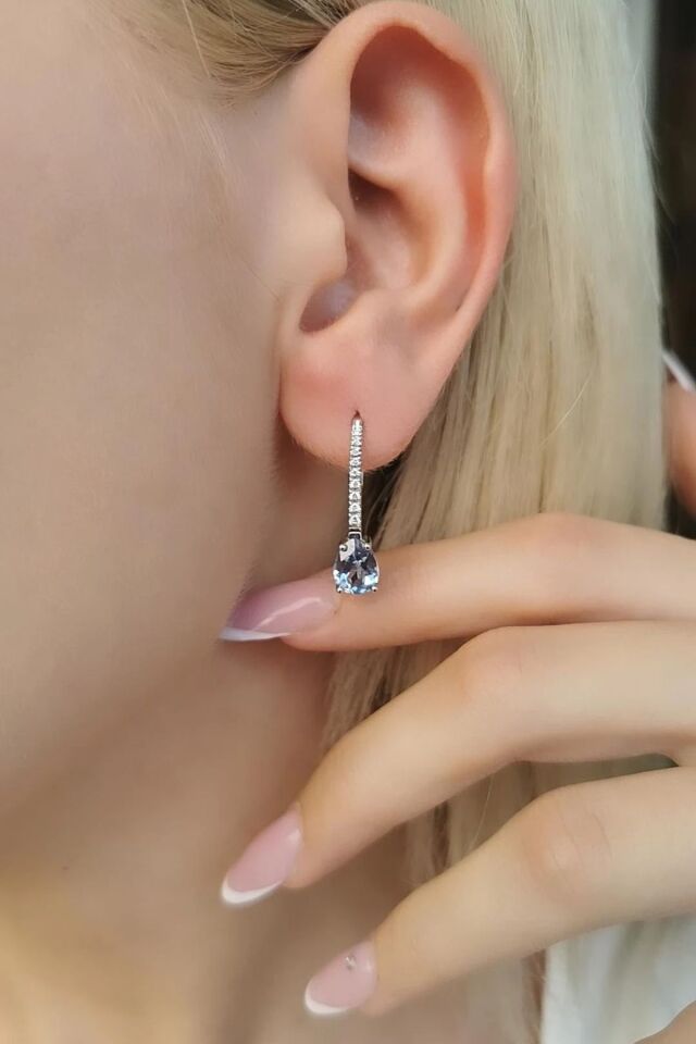 14 AYAR 2,61 CT BLUE TOPAZ VE 0,13 CT PIRLANTA TAŞLI ÖZEL TASARIM KÜPE