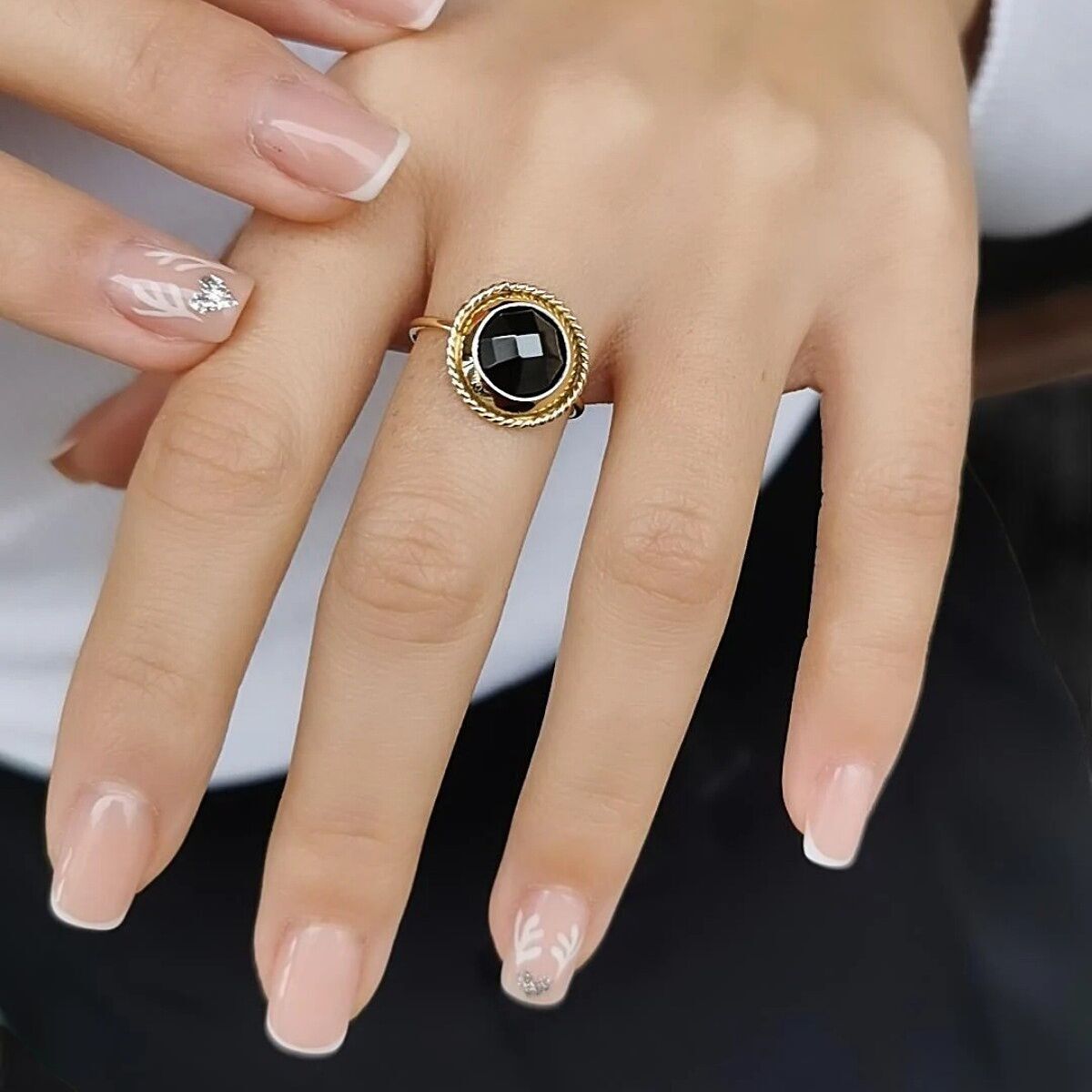 14 AYAR SİYAH TAŞLI ALTIN YÜZÜK