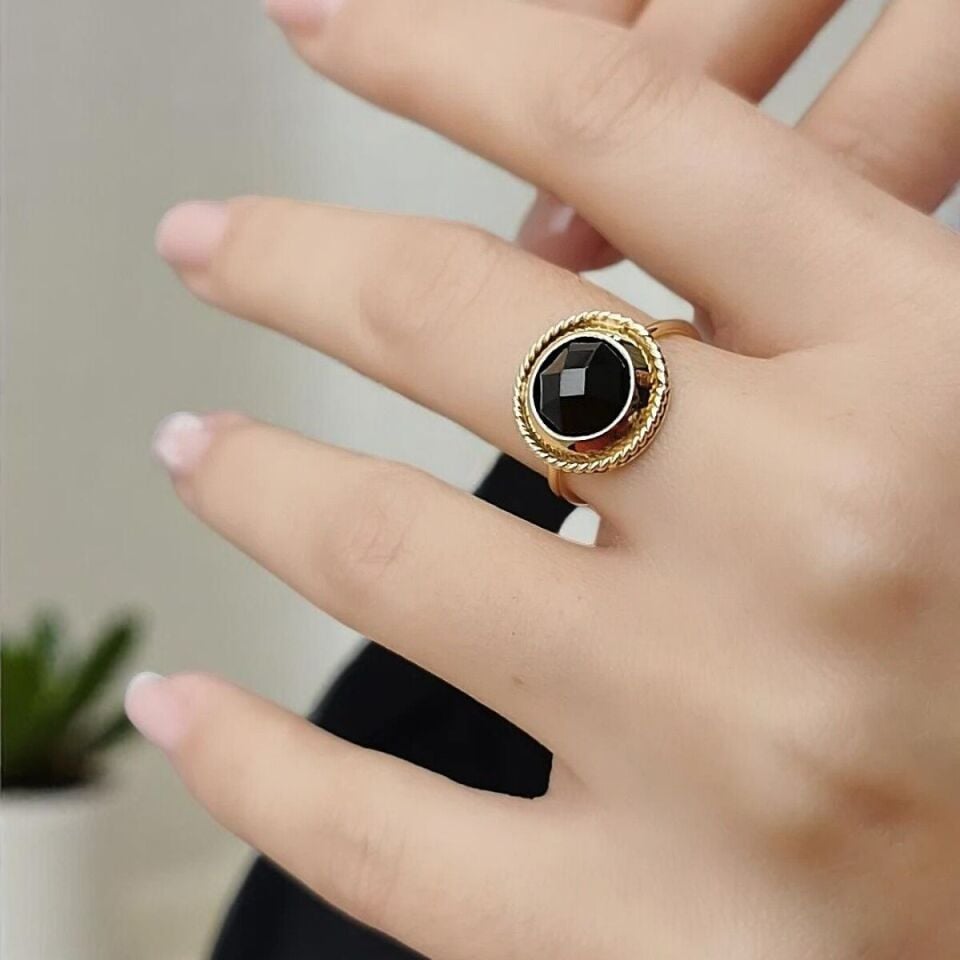 14 AYAR SİYAH TAŞLI ALTIN YÜZÜK