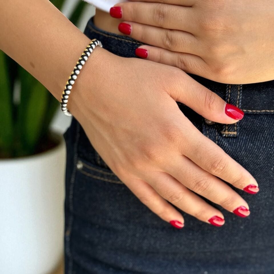 22 AYAR İNCİLİ VE DORİKALI ÖZEL TASARIM ÖRME İP BİLEKLİK