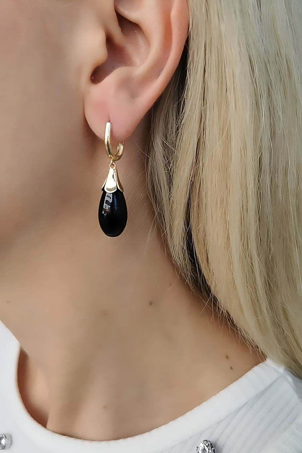 14 AYAR SİYAH DROP TAŞLI ÖZEL TASARIM ALTIN KÜPE